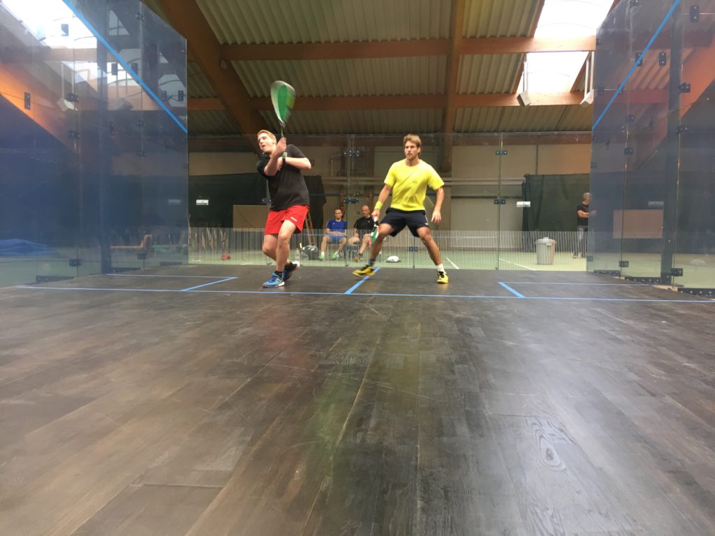 Squash-Glas-Court-Action